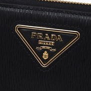 Μαύρο πορτοφόλι Prada από δέρμα μοσχαριού