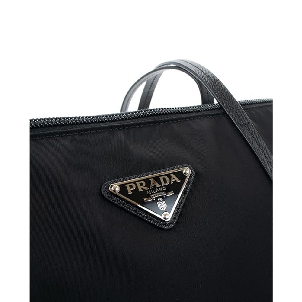 Τσάντα tote Prada από μαύρο νάιλον