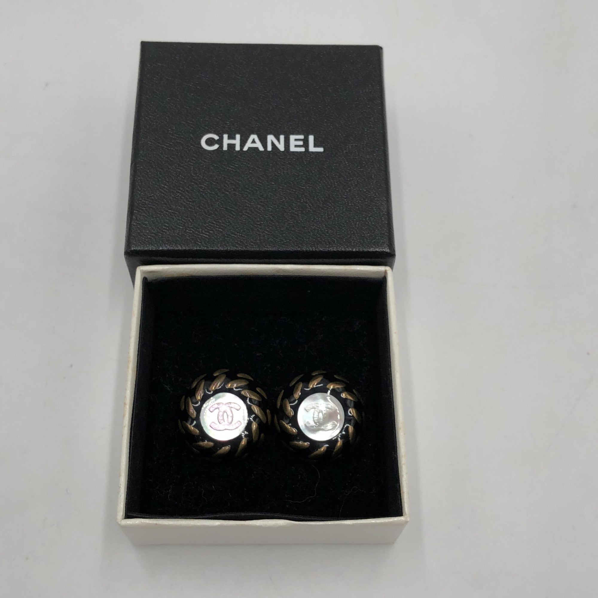 Σκουλαρίκια Chanel CC με κλιπ