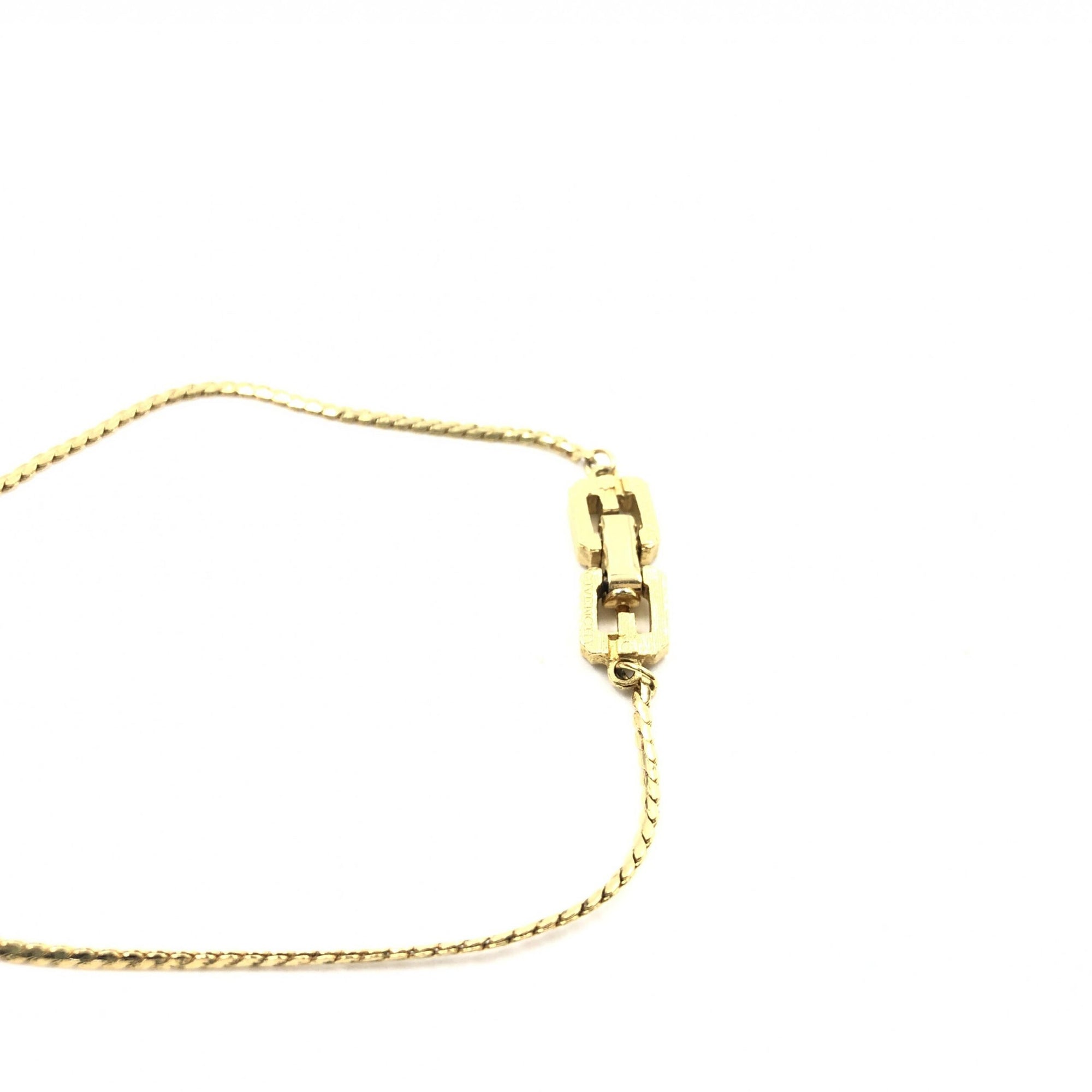 Κολιέ Givenchy με μενταγιόν