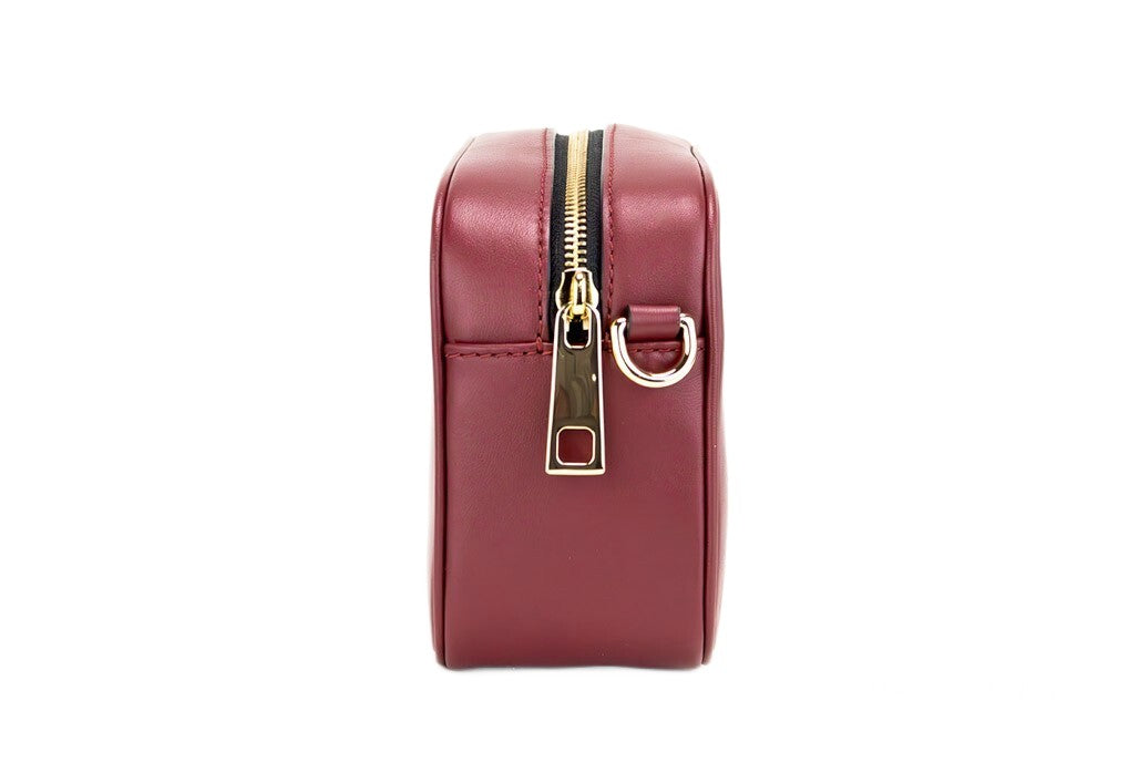 Marc Jacobs Flash Pomegranate Λεία Δερμάτινη Τσάντα Χιαστί με Ανάγλυφο Σχέδιο Κάμερας