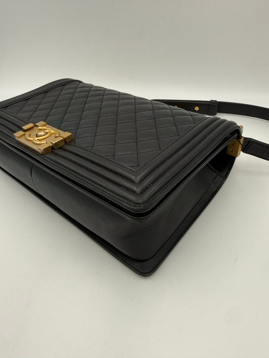 Chanel CHANEL BOY Μεγάλη Τσάντα Χειρός