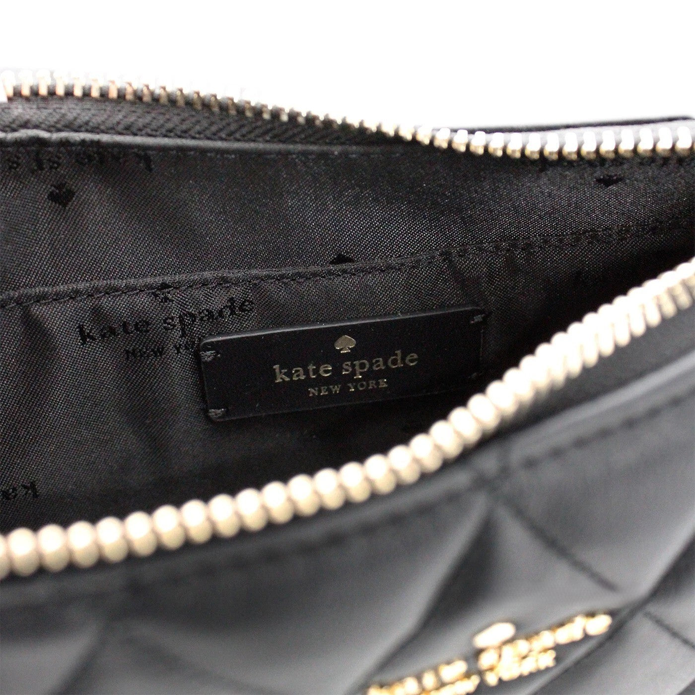 Τσάντα Χιαστί Kate Spade Carey Small Μαύρη Καπιτονέ Δερμάτινη με Φερμουάρ στο Πάνω Μέρος