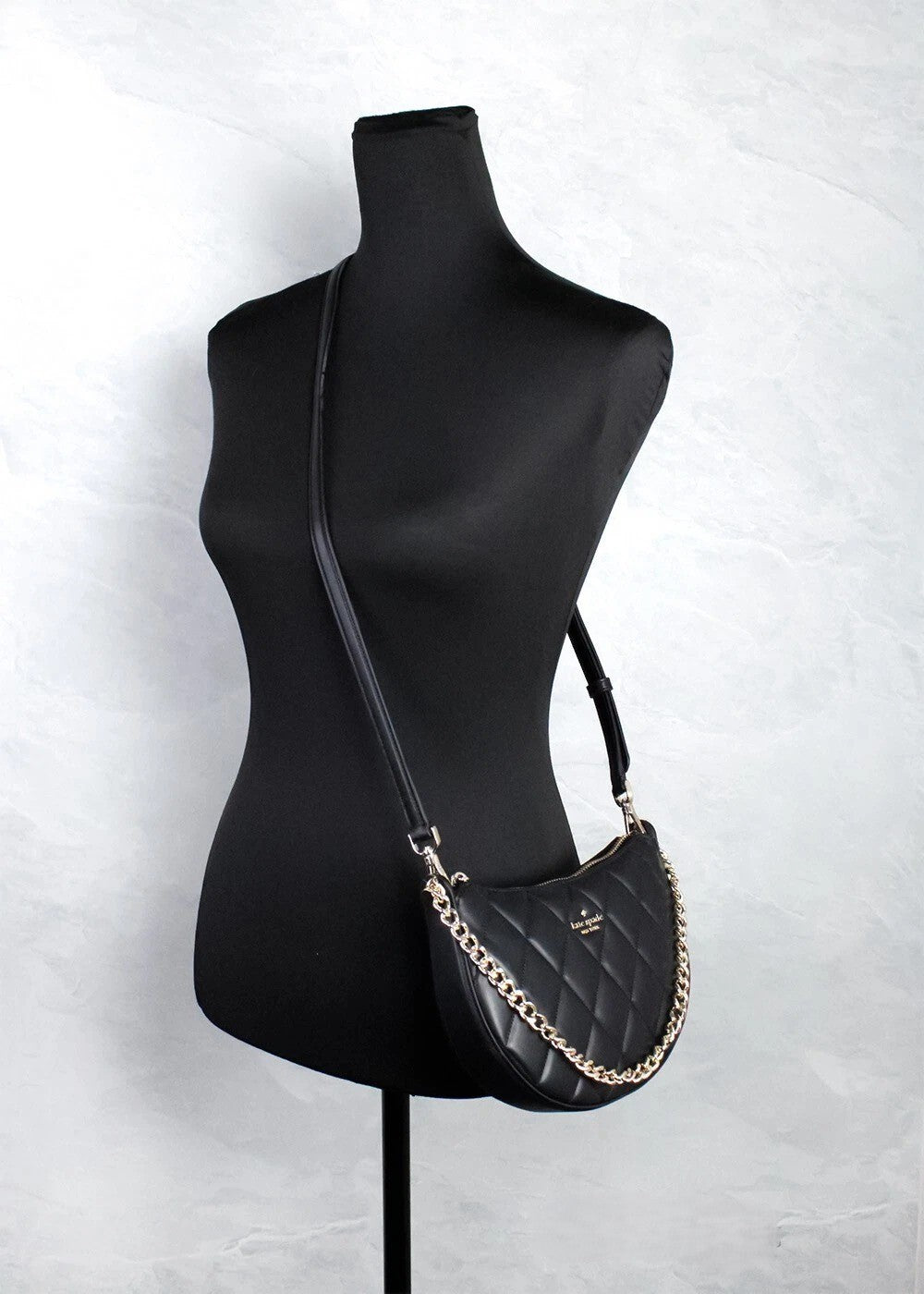 Τσάντα Χιαστί Kate Spade Carey Small Μαύρη Καπιτονέ Δερμάτινη με Φερμουάρ στο Πάνω Μέρος