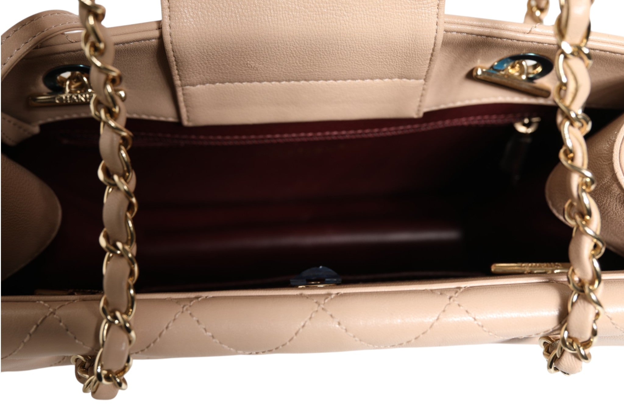 Chanel Quilted Leather Beauty Lock Τσάντα με Καπάκι
