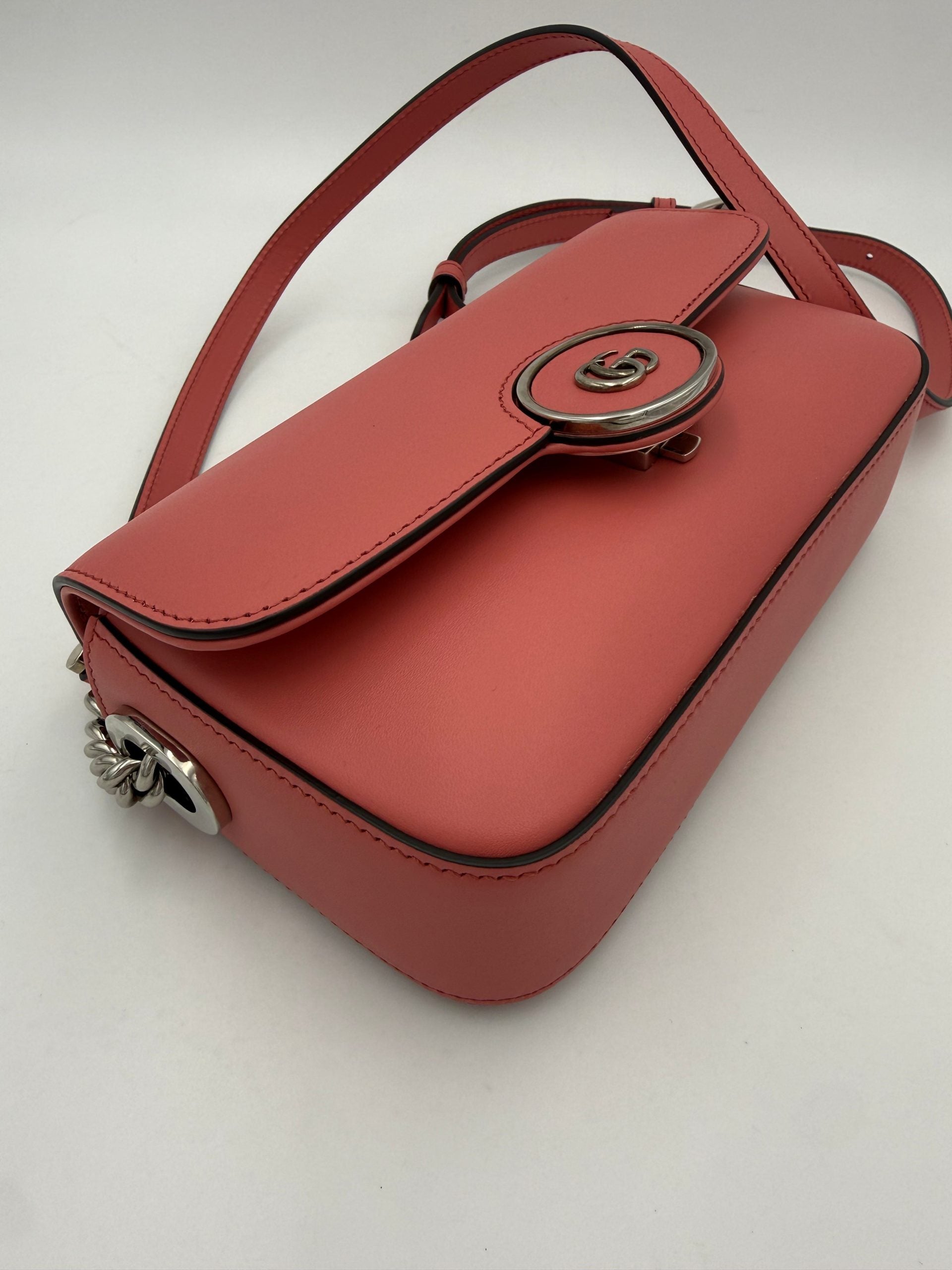 Gucci GUCCI GG Marmont in Leather Shoulder Bag