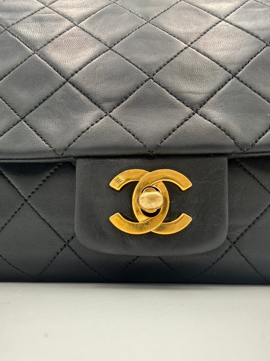Chanel CHANEL Timeless Classic Τσάντα με Αποσπώμενο Πουγκί