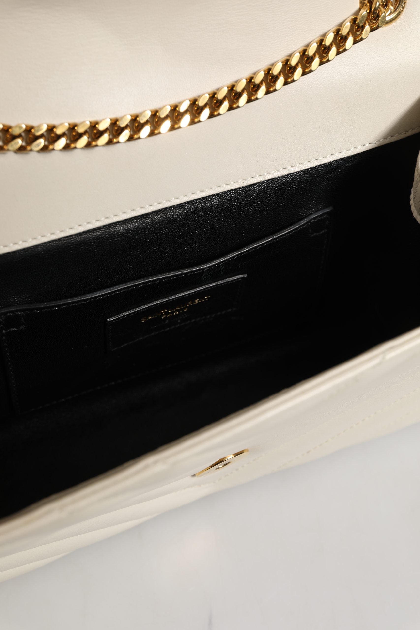 Τσάντα ώμου Saint Laurent Envelope Triquilt Medium YSL