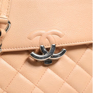 Μικρή τσάντα Chanel από καπιτονέ δέρμα κατσίκας με κούμπωμα CC
