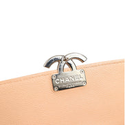 Μικρή τσάντα Chanel από καπιτονέ δέρμα κατσίκας με κούμπωμα CC