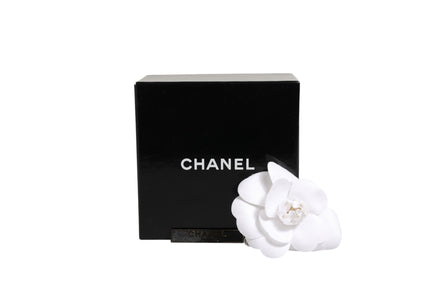 Λευκό φουρκέτα Chanel με λουλούδι