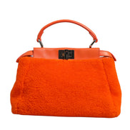 Μίνι τσάντα χειρός Peekaboo με πορτοκαλί δέρμα και shearling Fendi  