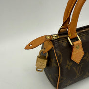 Τσάντα χειρός Nano Speedy με μοτίβο Monogram Louis Vuitton  