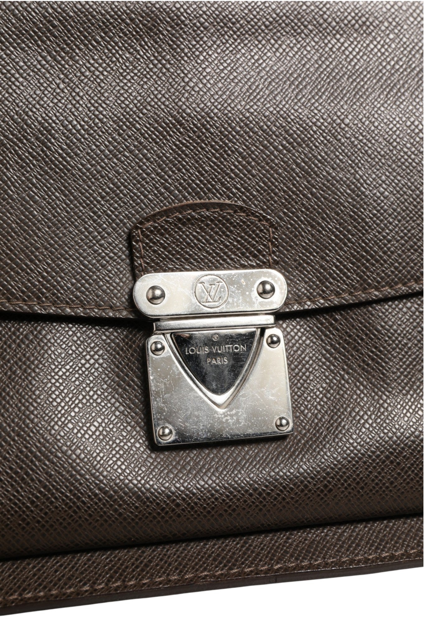 Louis Vuitton Belaia Clutch Taiga Leather