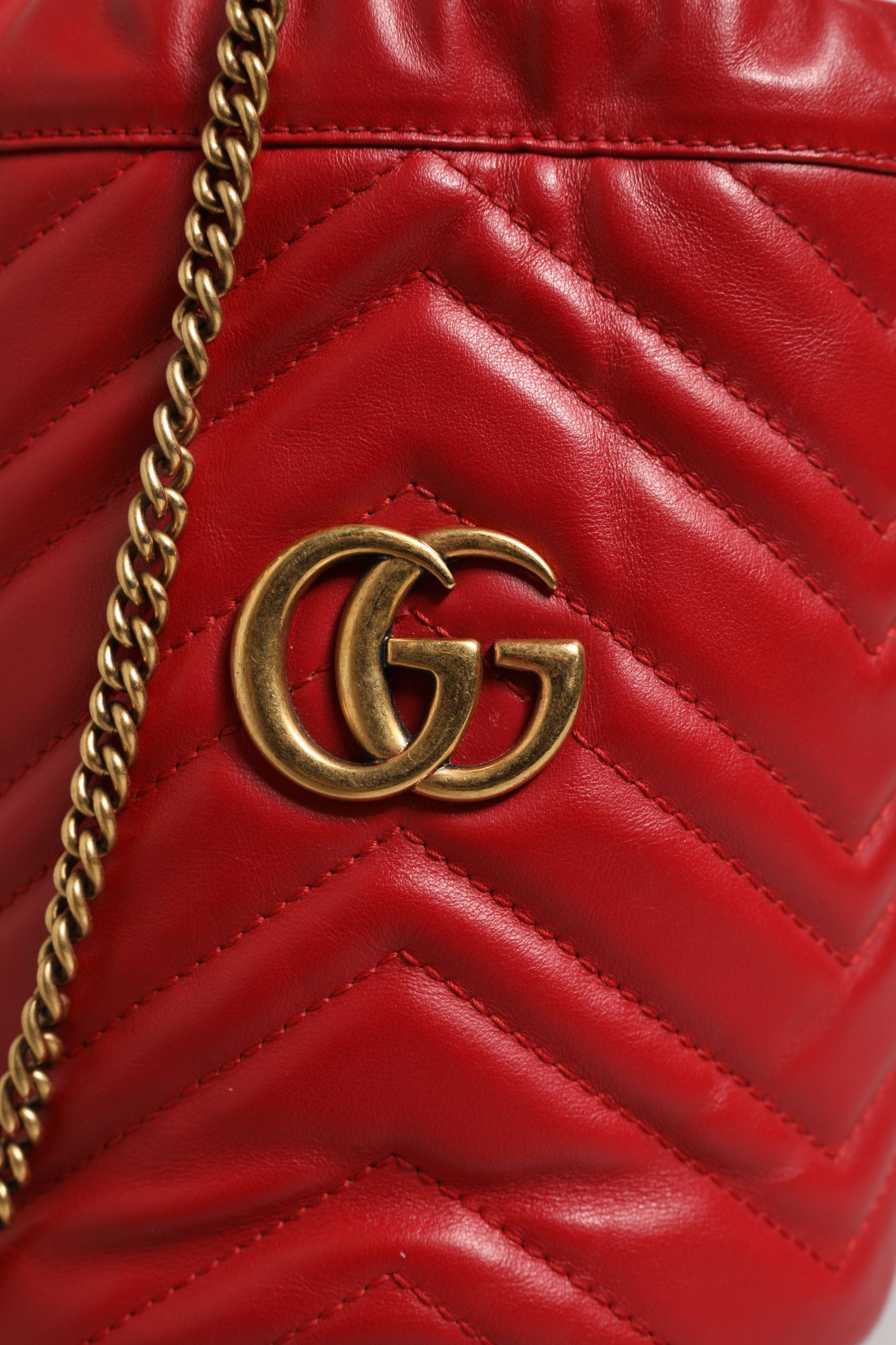 Gucci Red Chevron-quilted Calfskin Leather GG Marmont Bucket Bag