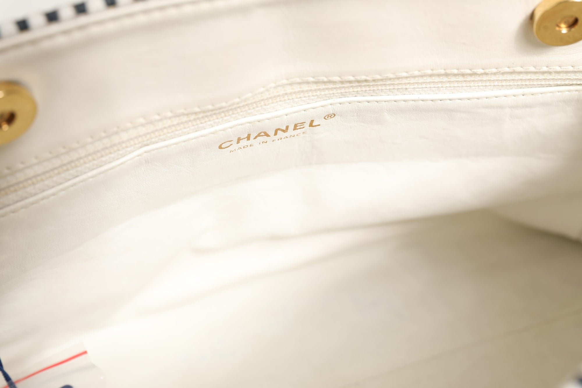 Chanel Shiny Calfskin Quilted Mini 22 White 1792563