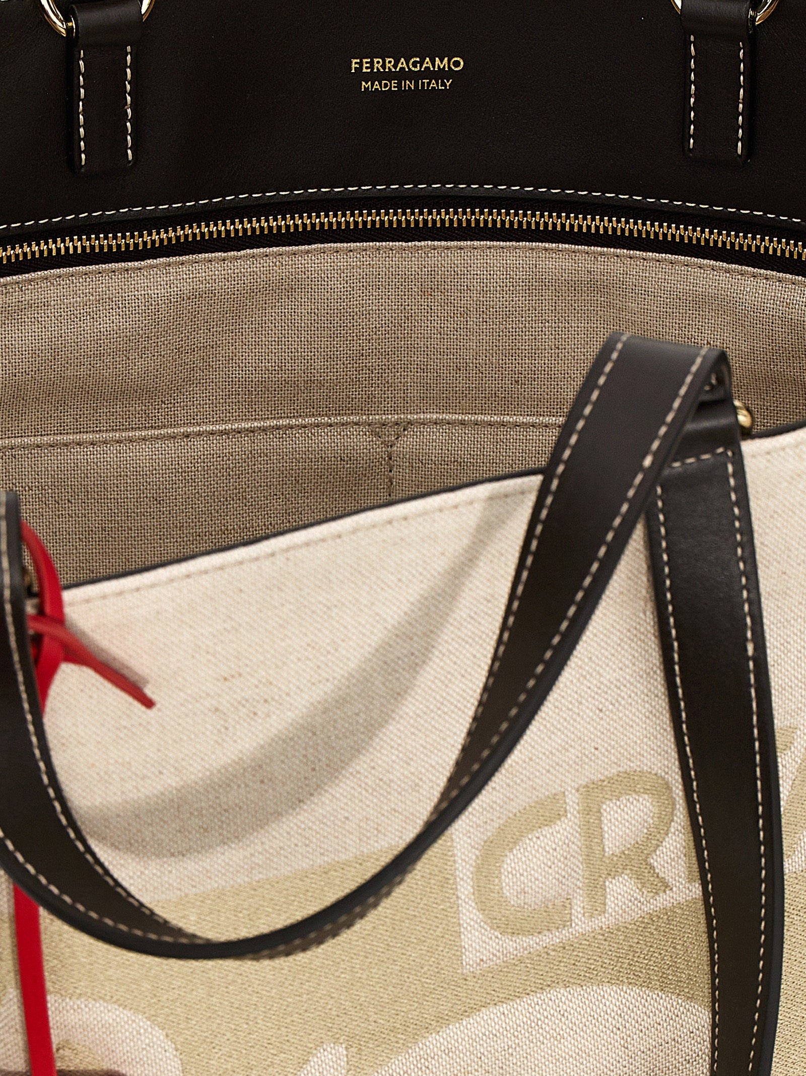 Τσάντα Tote από Μπεζ Ύφασμα Ferragamo
