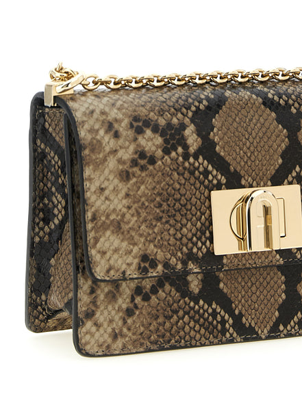 Τσάντα crossbody Furla από γκρι δέρμα κατσίκας