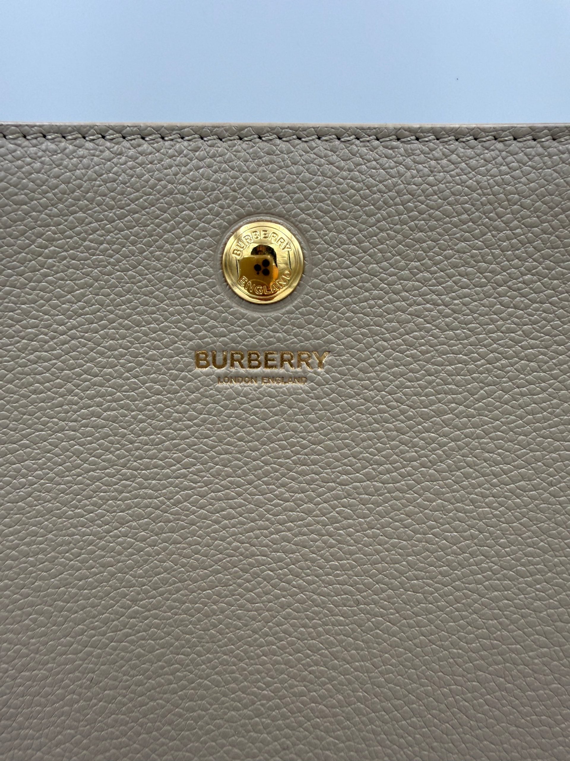 Μίνι τσάντα Burberry Title