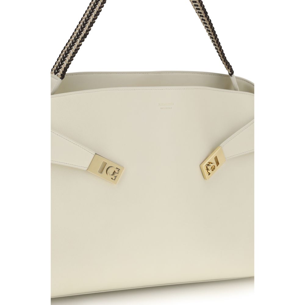 Τσάντα ώμου Ferragamo μπεζ