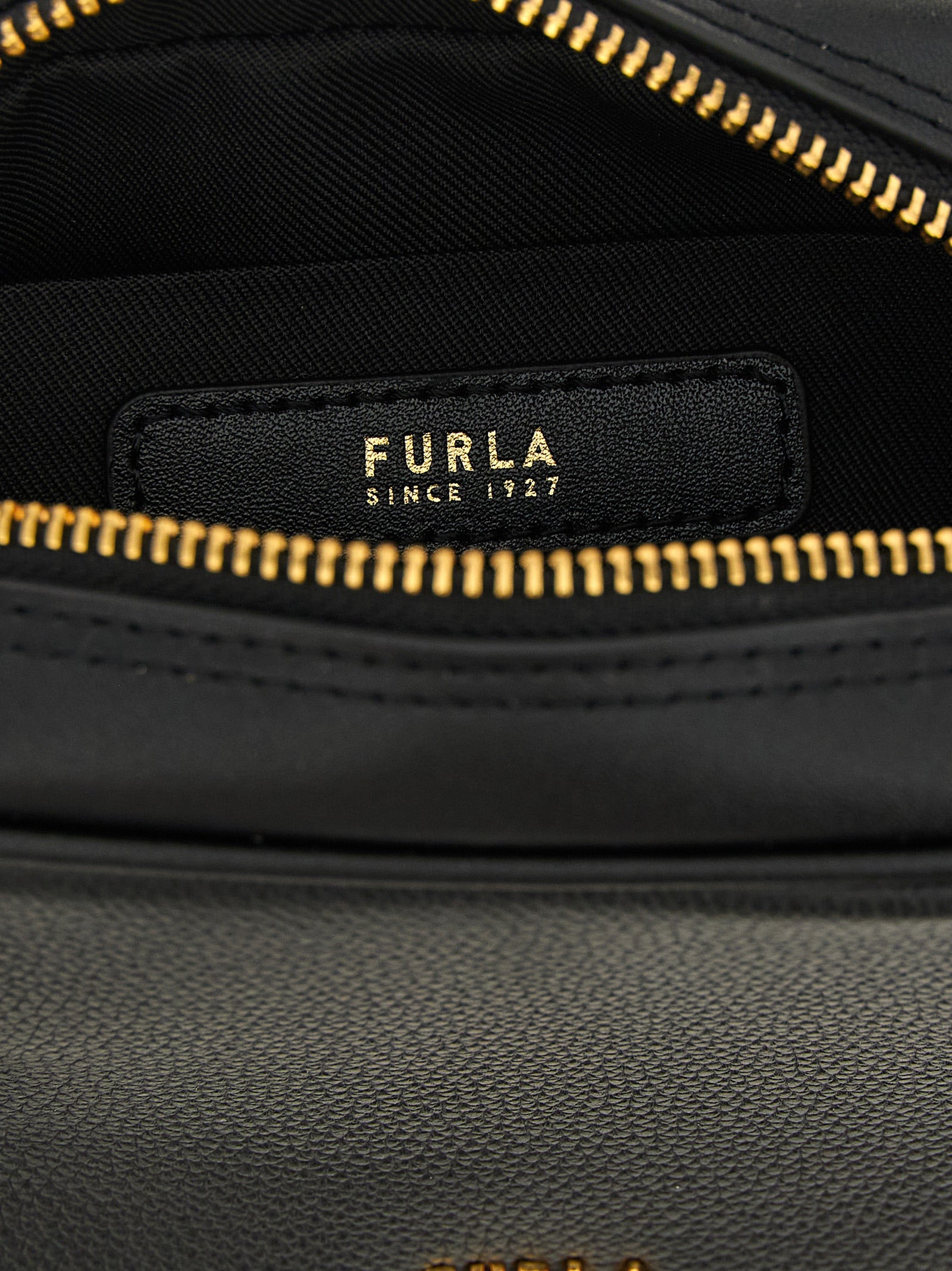 Furla Μαύρη Τσάντα Χειρός από Δέρμα Μοσχαριού
