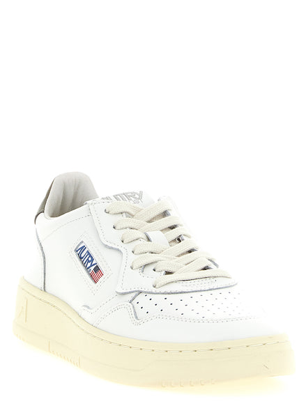 Δίχρωμα sneakers χαμηλού τύπου Autry από δέρμα αγελάδας