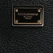 Τσαντάκι Dolce & Gabbana μαύρο δερμάτινο με ανάγλυφη πλακέτα λογότυπου