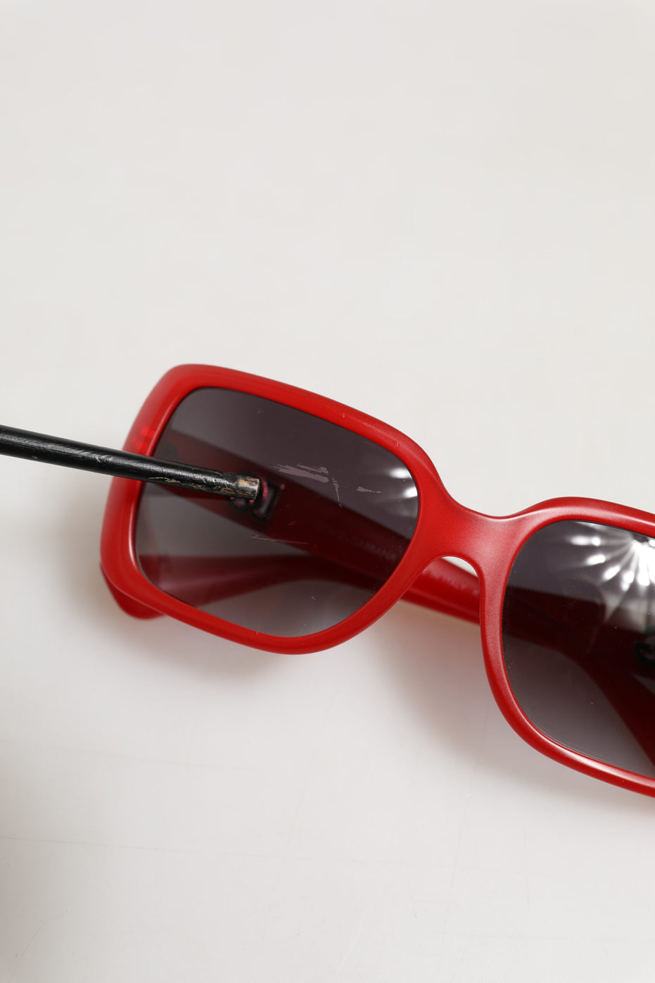 Γυαλιά Ηλίου Dolce & Gabbana DG6093 Κόκκινα Ορθογώνια με Φακούς σε Απόχρωση του Γκρι