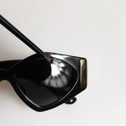 Γυαλιά ηλίου Dolce & Gabbana DG4396 με γκρι διαβαθμισμένο φακό και μαύρο ακανόνιστο πλαίσιο