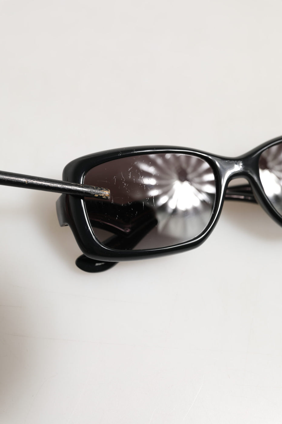 Dolce & Gabbana DG6152 Μαύρα Γυαλιά Ηλίου με Τετράγωνο Σκελετό και Λεπτομέρεια Sacred HeartDevotion